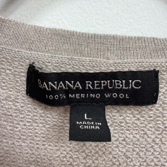 V-Neck Sweater with Ruffle Detail EUC size large - Picture 2 of 4